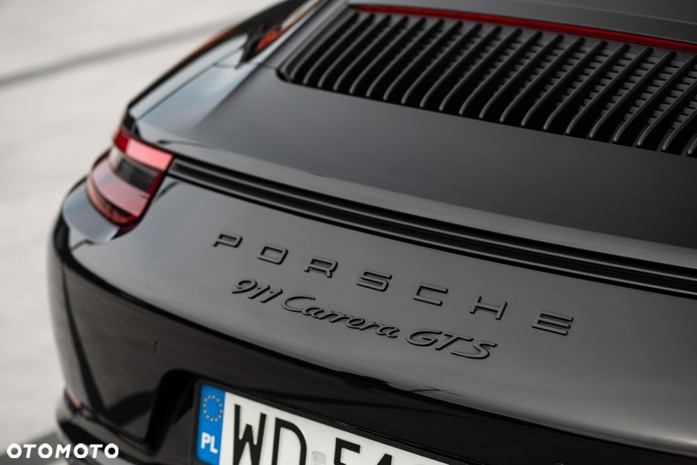 Porsche 911 Carrera GTS PDK - 9
