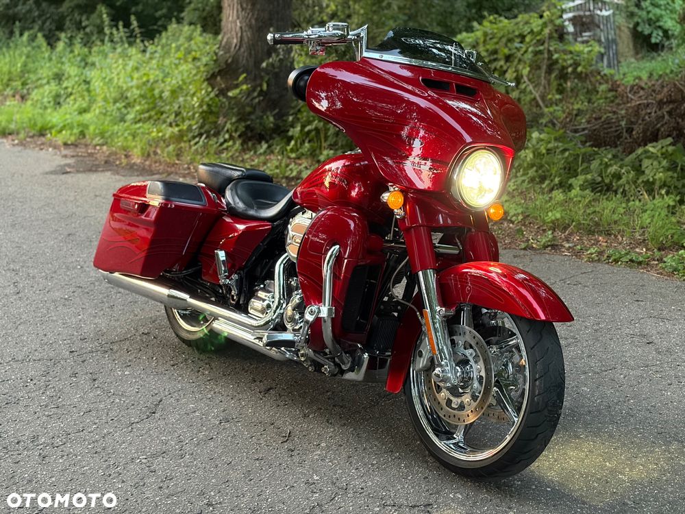 Harley-Davidson CVO Street Glide - 18