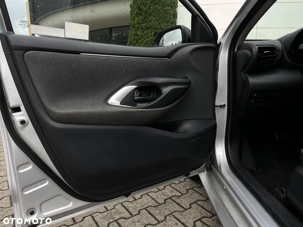 Toyota Yaris - 10