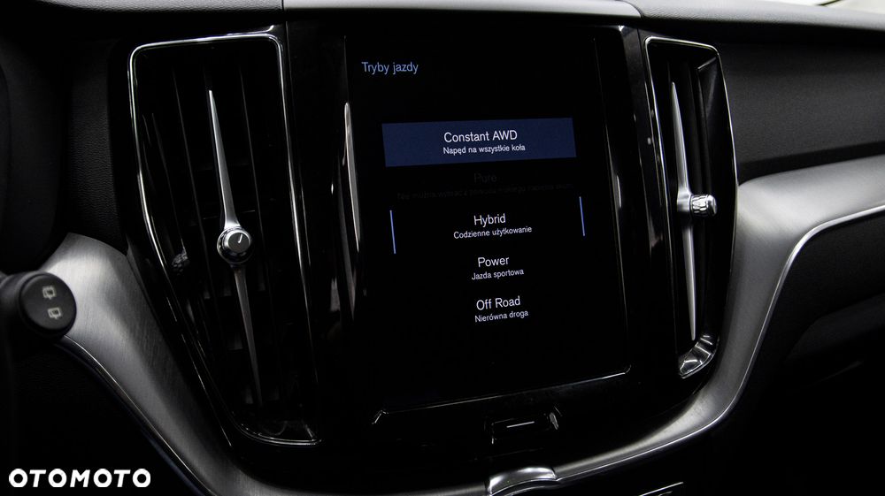 Volvo XC 60 T6 Plug-In Hybrid AWD R-Design - 29