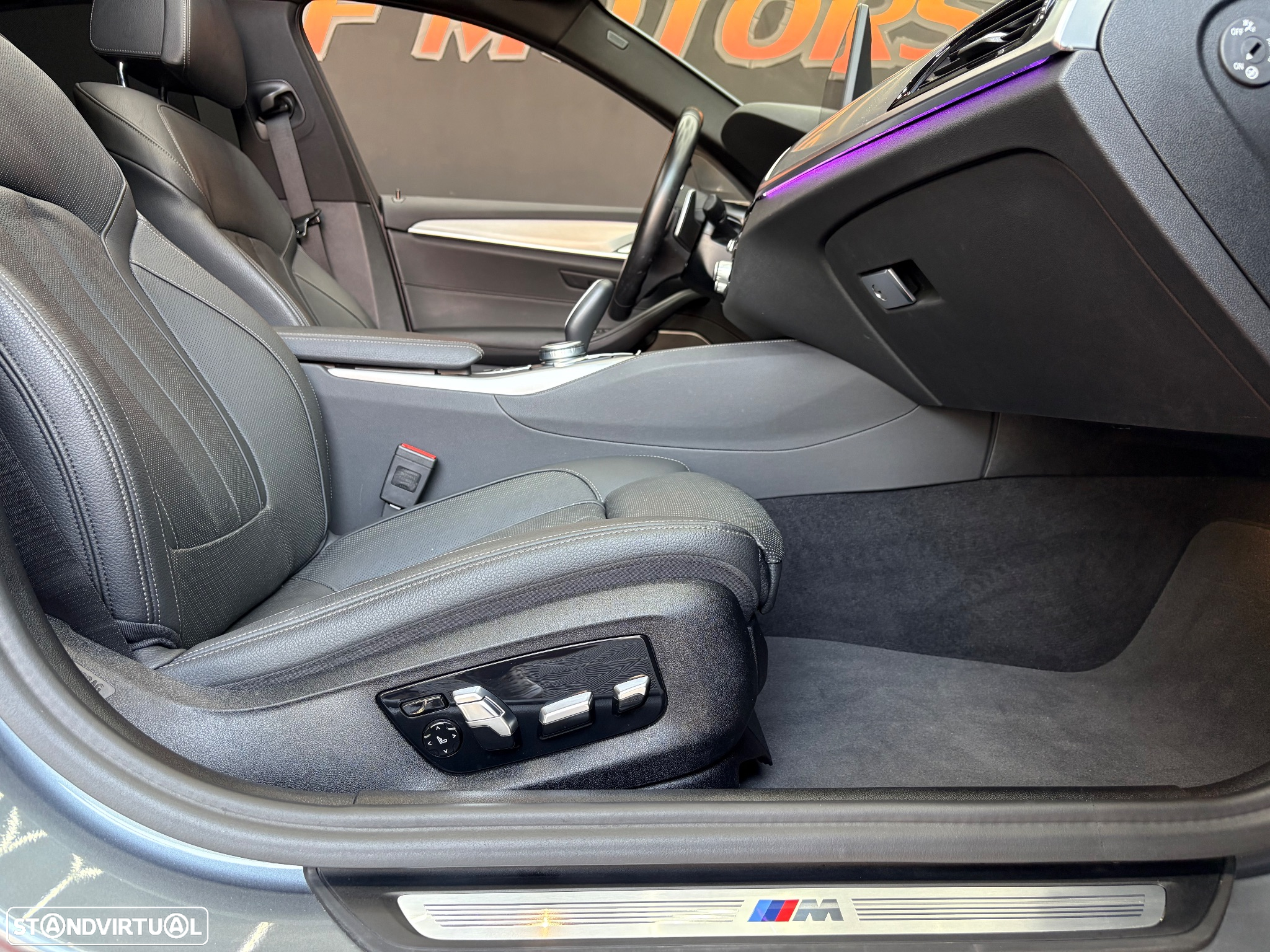BMW 530 e Pack Desportivo M - 44