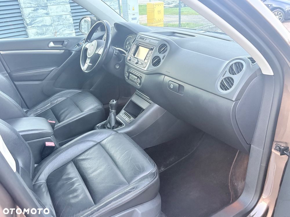 Volkswagen Tiguan 1.4 TSI Perfectline - 11