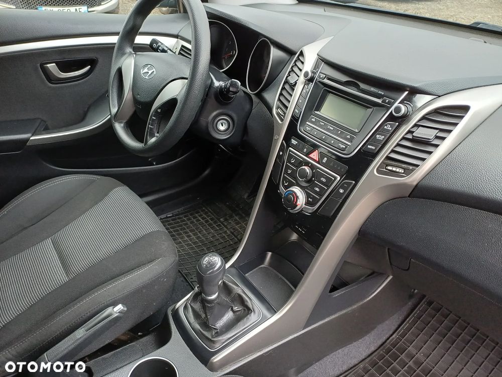 Hyundai i30 1.4 Classic + - 12