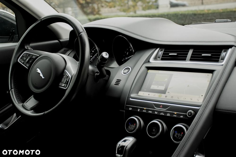 Jaguar E-Pace P250 AWD R-Dynamic S - 27