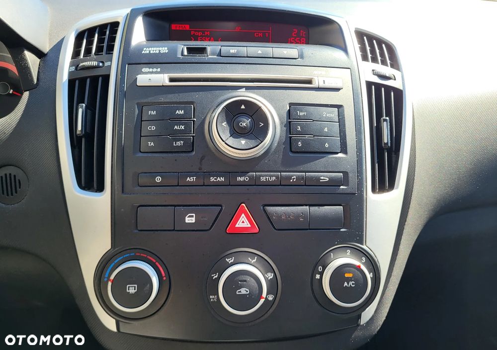 Kia Ceed 1.6 L - 8