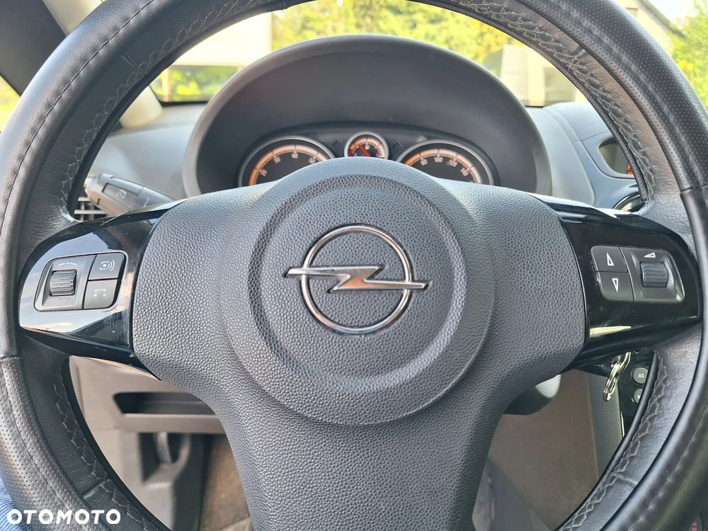 Opel Corsa 1.4 16V Active - 24