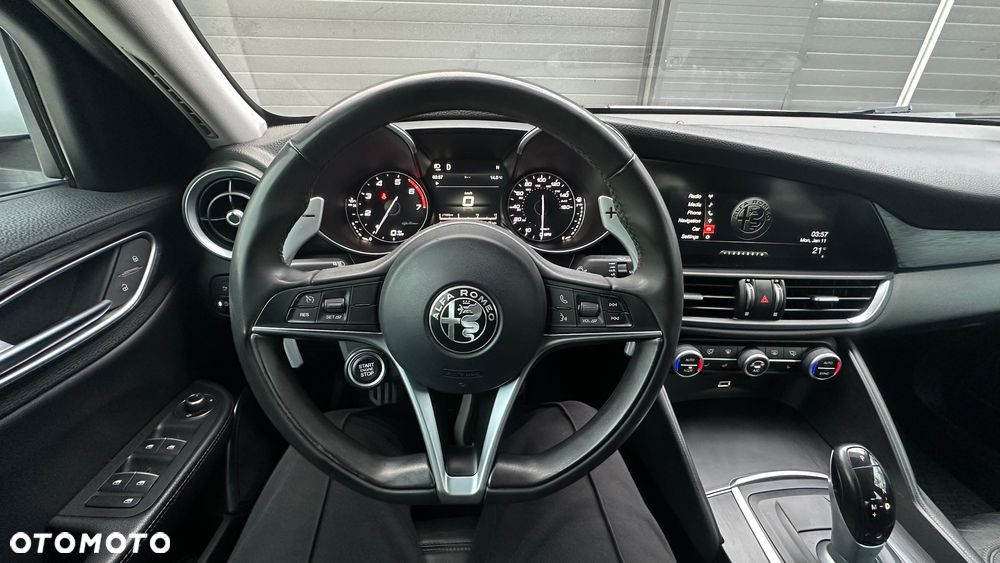 Alfa Romeo Giulia 2.0 Turbo 16V AT8-Q4 Ti - 21