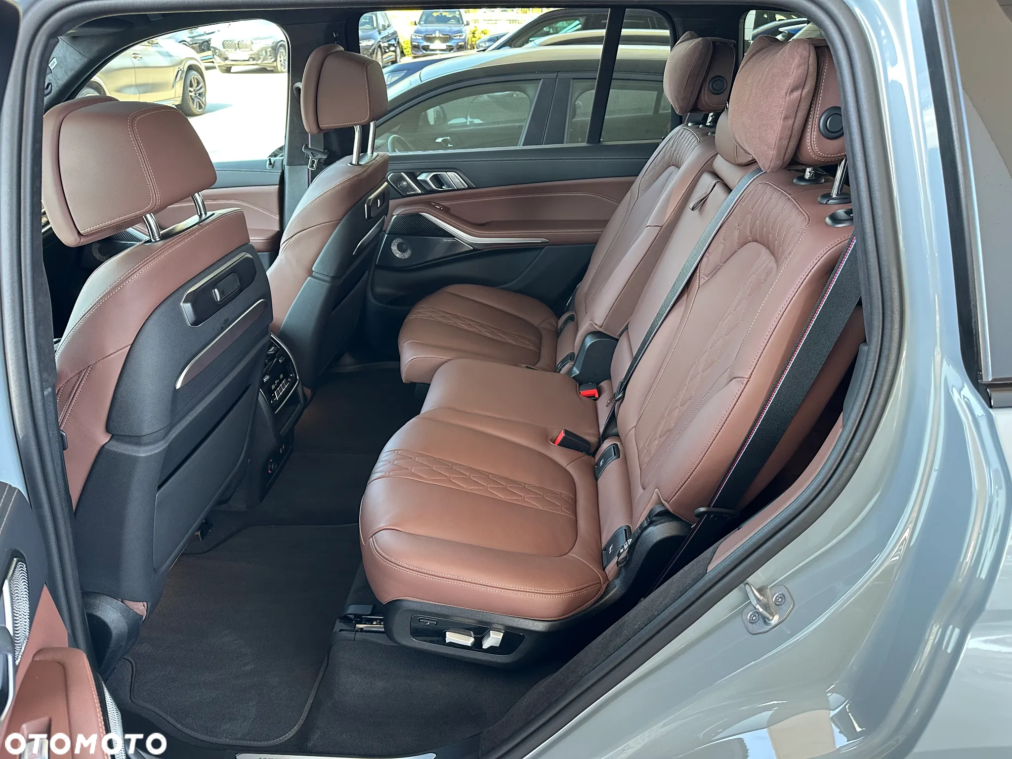 BMW X7 - 7