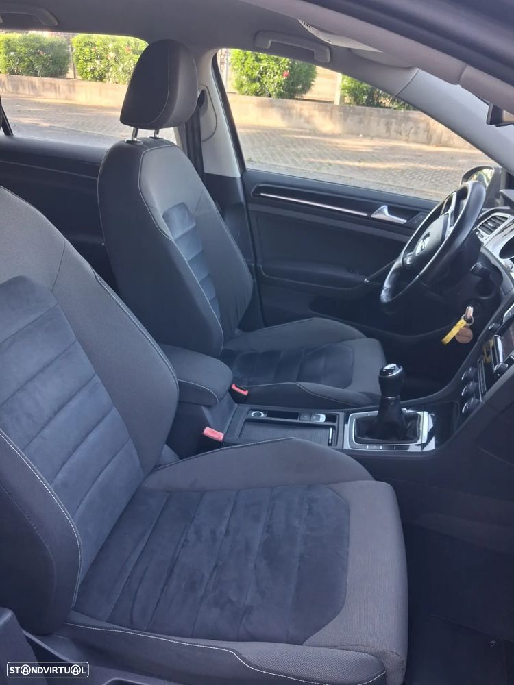 VW Golf 1.6 TDi Highline - 8