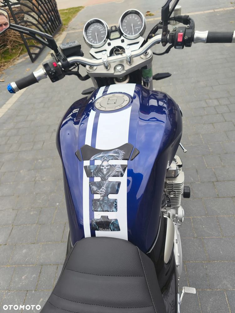 Yamaha XJR - 12