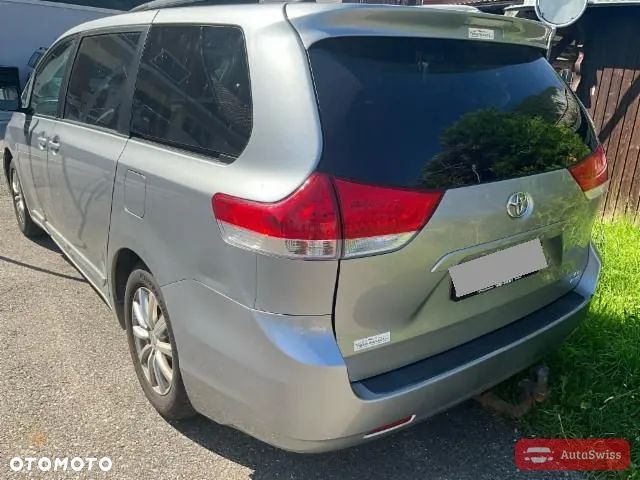 Toyota Sienna 3.5 LE AWD - 7