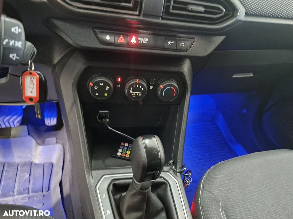 Dacia Logan TCe 90 CVT Comfort - 9