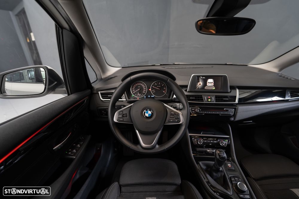 BMW 216 Active Tourer d Line Sport - 25