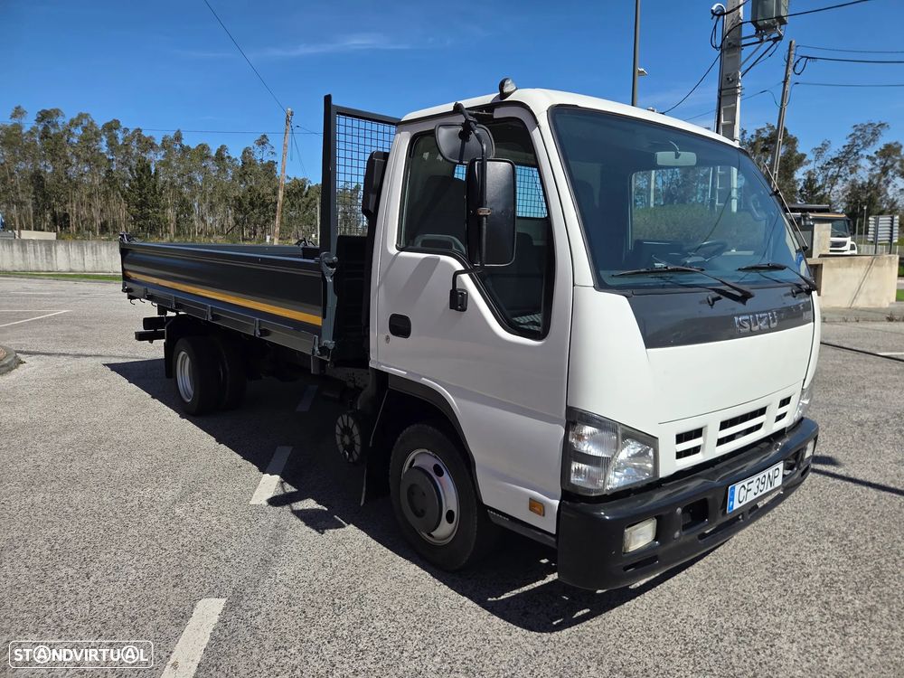 Isuzu Npr85 tribasculante 3500kgs - 4