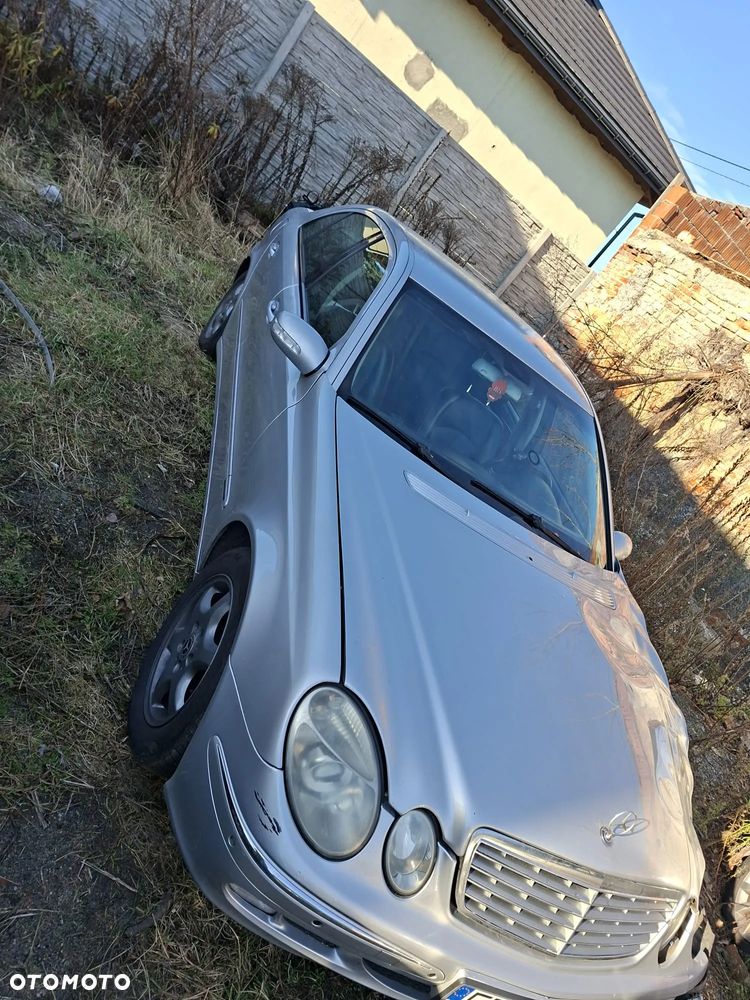 Mercedes-Benz Klasa E 270 CDI Elegance - 19