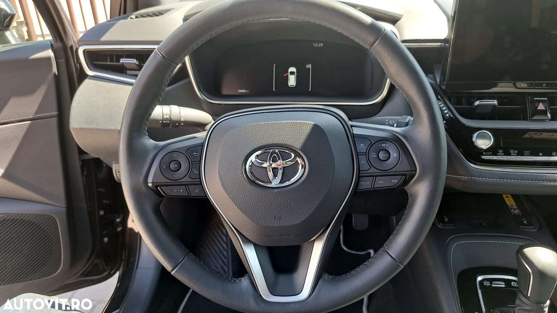 Toyota Corolla Sedan 1.8 HEV Business - 8