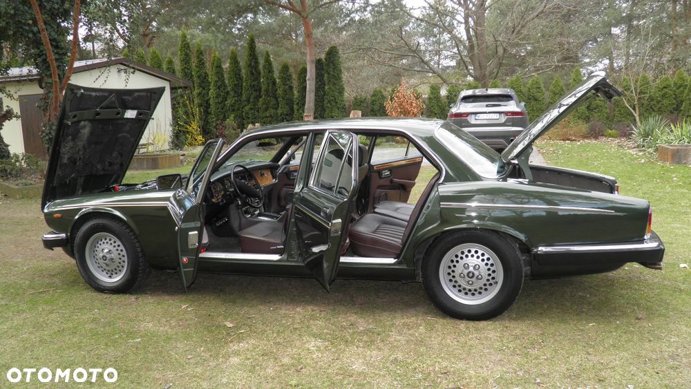 Jaguar XJ - 17