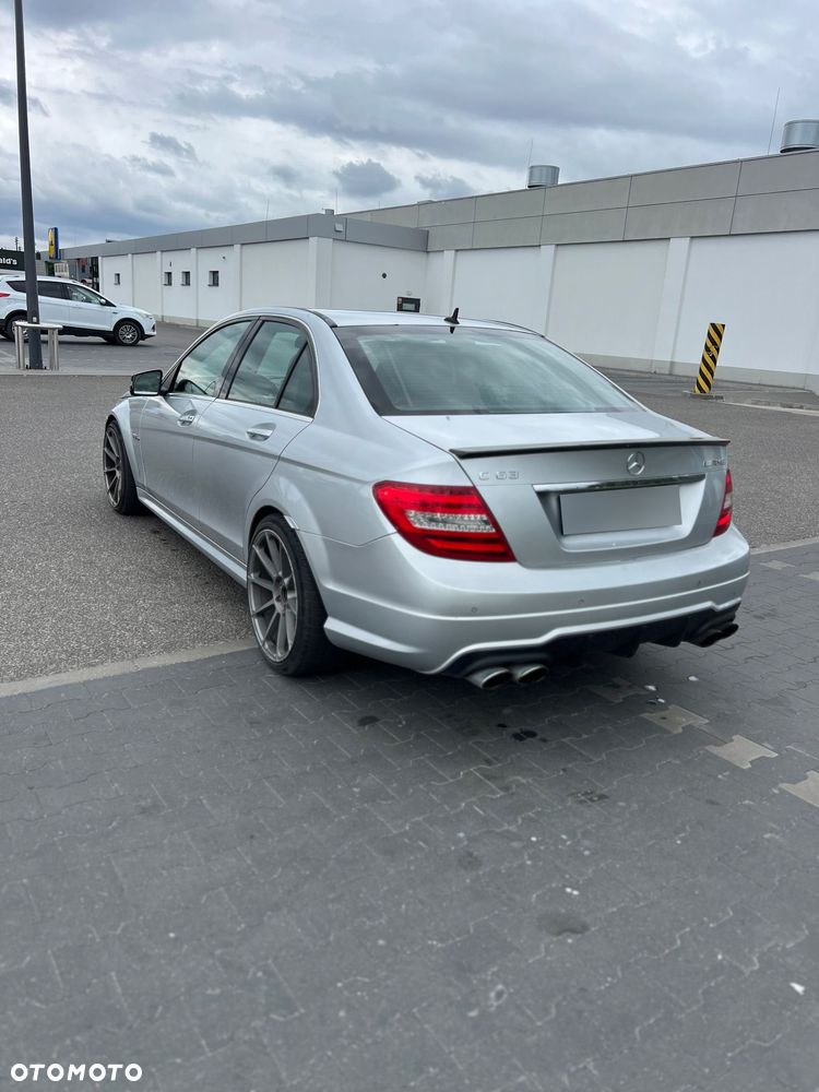 Mercedes-Benz Klasa C 63 AMG - 4