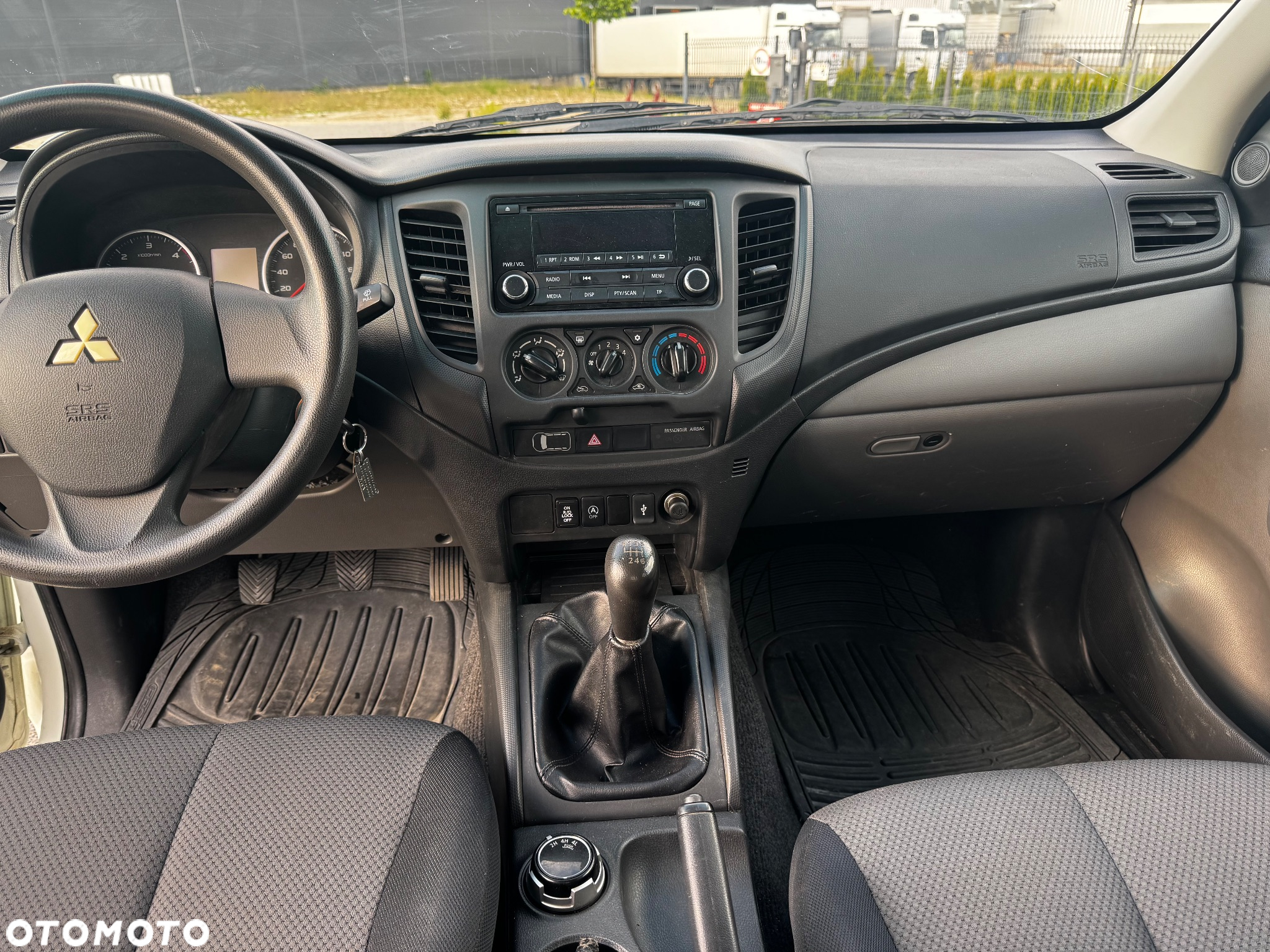 Mitsubishi L200 2.4 d CC Invite - 9
