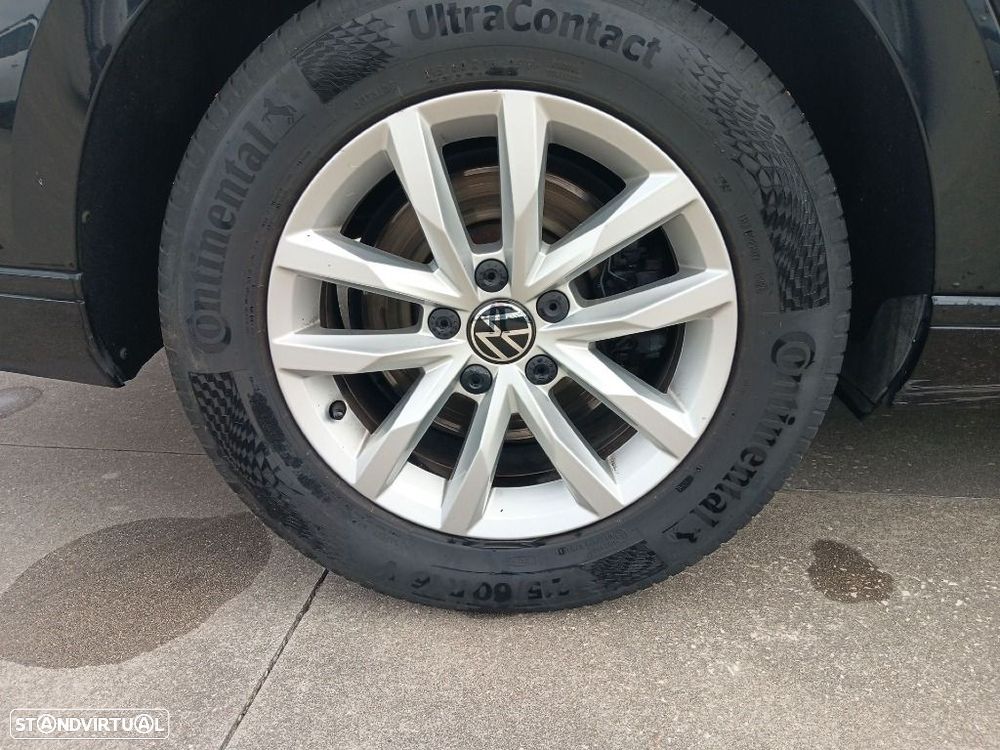 VW Passat Variant 2.0 TDI Business DSG - 19
