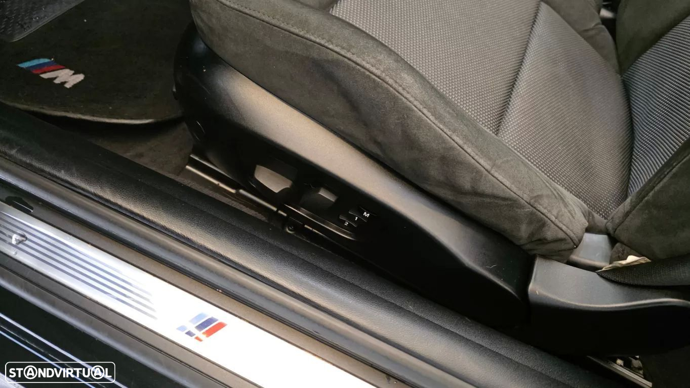 BMW 320 d Coupe Edição M Auto - 36