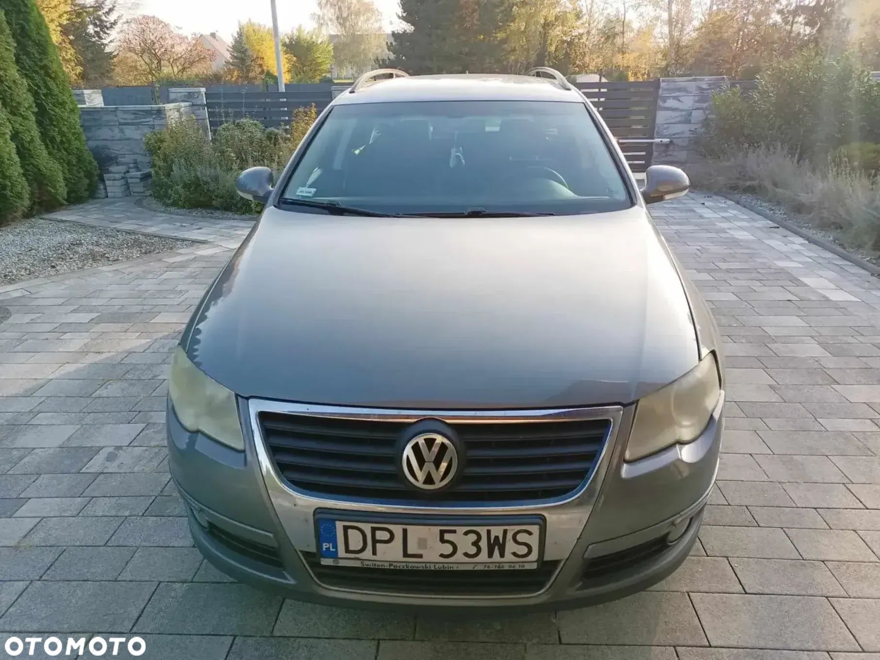 Volkswagen Passat - 1