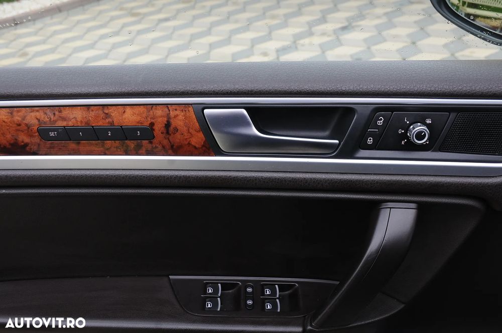 Volkswagen Touareg 3.0 V6 TDI BMT - 9