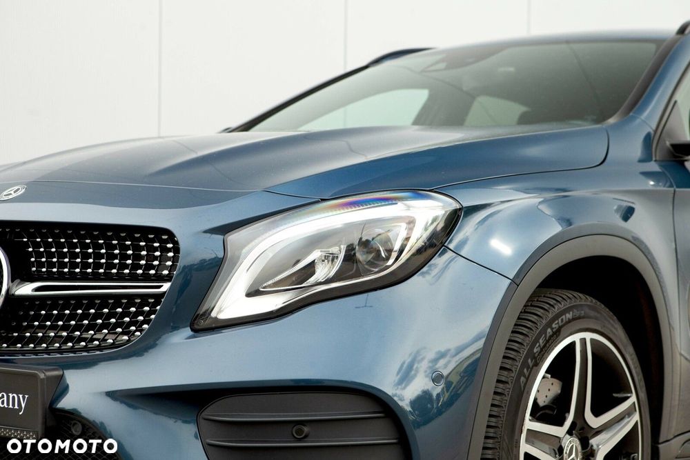 Mercedes-Benz GLA 220 4-Matic AMG Line - 12
