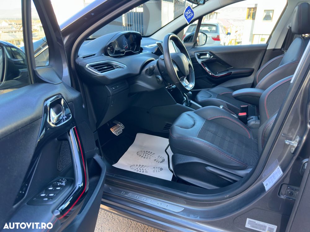 Peugeot 208 - 18