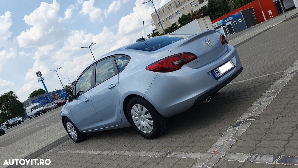 Opel Astra 1.6 TWINPORT ECOTEC Essentia - 13