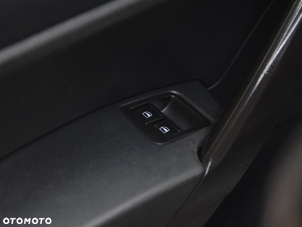 Volkswagen Caddy Maxi - 22