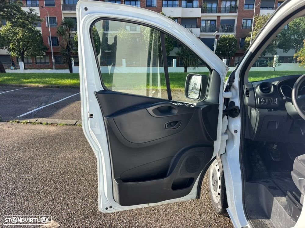 Renault Trafic 2.0 DCI IVA DEDUTIVEL A/C - 11