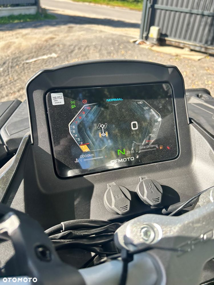 CFMoto CForce - 8