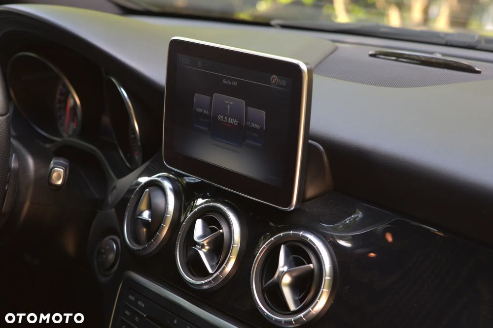 Mercedes-Benz CLA 250 4-Matic Sport - 28