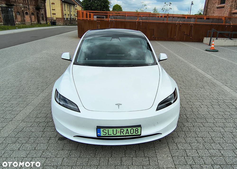 Tesla Model 3 - 5