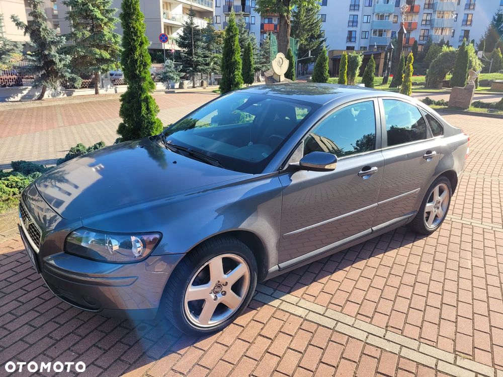 Volvo S40 2.4 Momentum - 1
