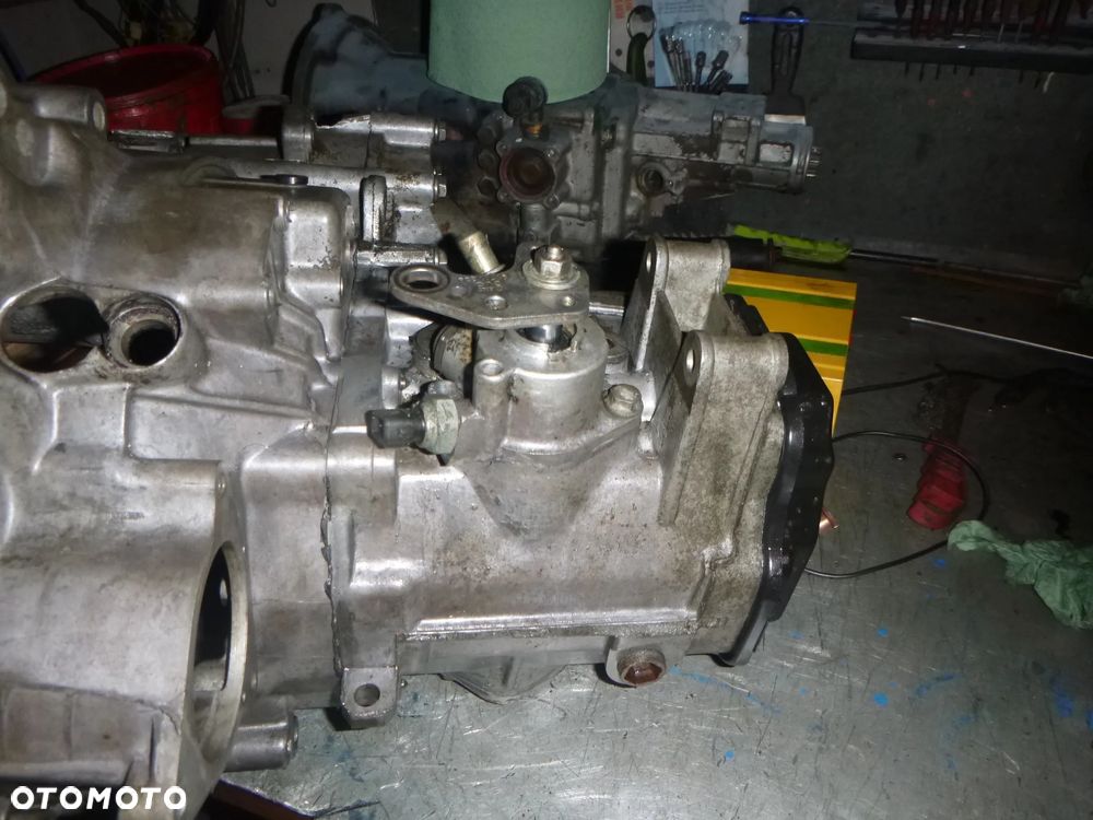 SKRZYNIA BIEGÓW VW T4 1.9D TD 2.4D AYF PO REGENERACJI - 2
