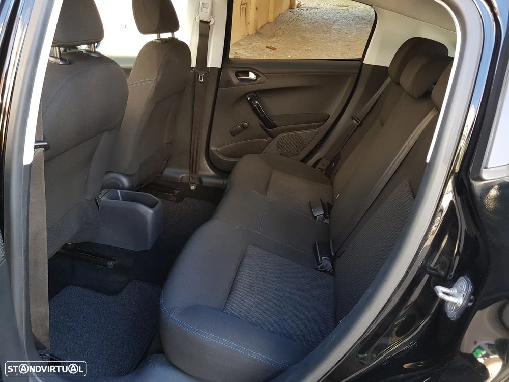 Peugeot 208 1.5 BlueHDi Signature - 31