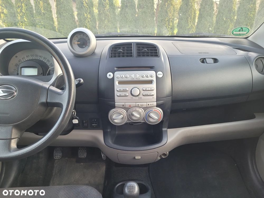 Daihatsu Sirion 1.3 - 6