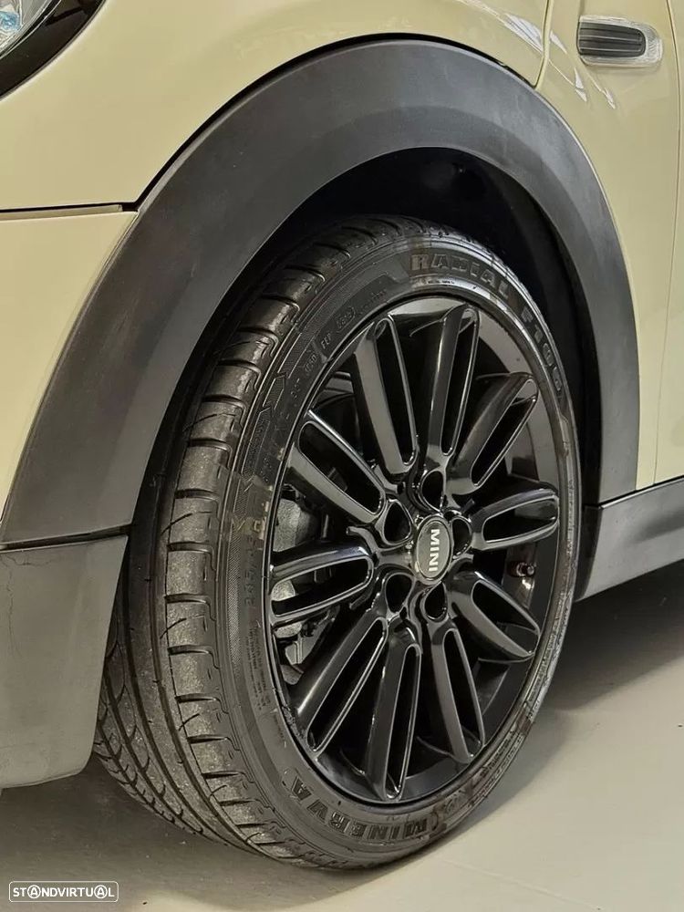 MINI 3 Portas One D - 18