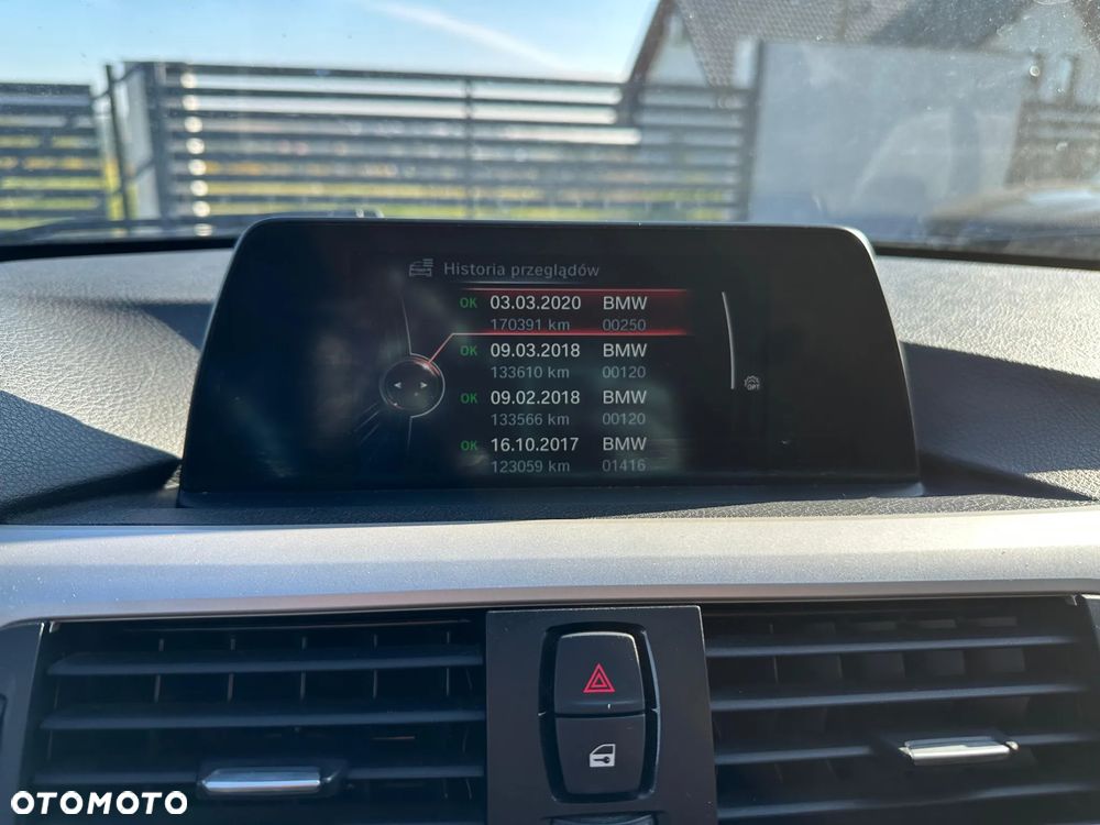 BMW Seria 3 318d Touring - 21