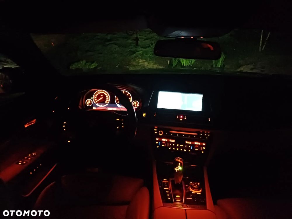 BMW Seria 7 740d xDrive - 31