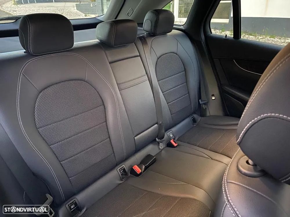 Mercedes-Benz GLC 220 d 4Matic 9G-TRONIC Exclusive - 29