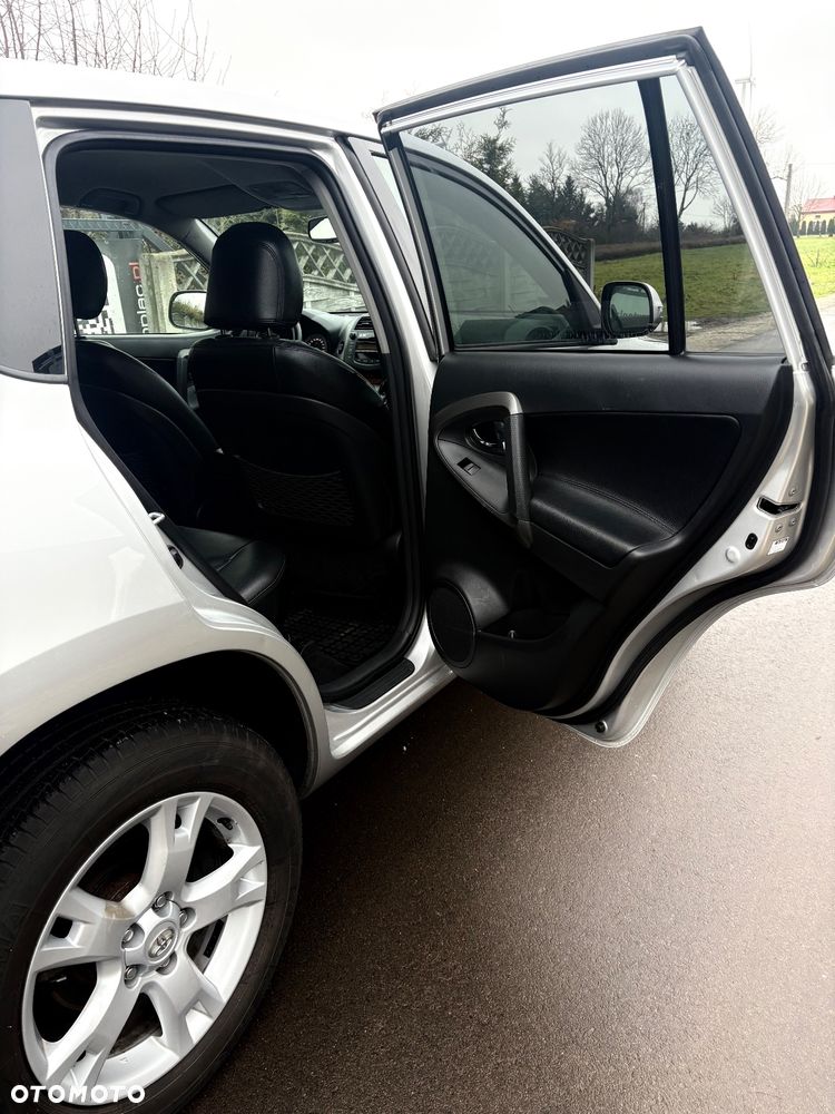 Toyota RAV4 2.2 D-4D Prestige - 22