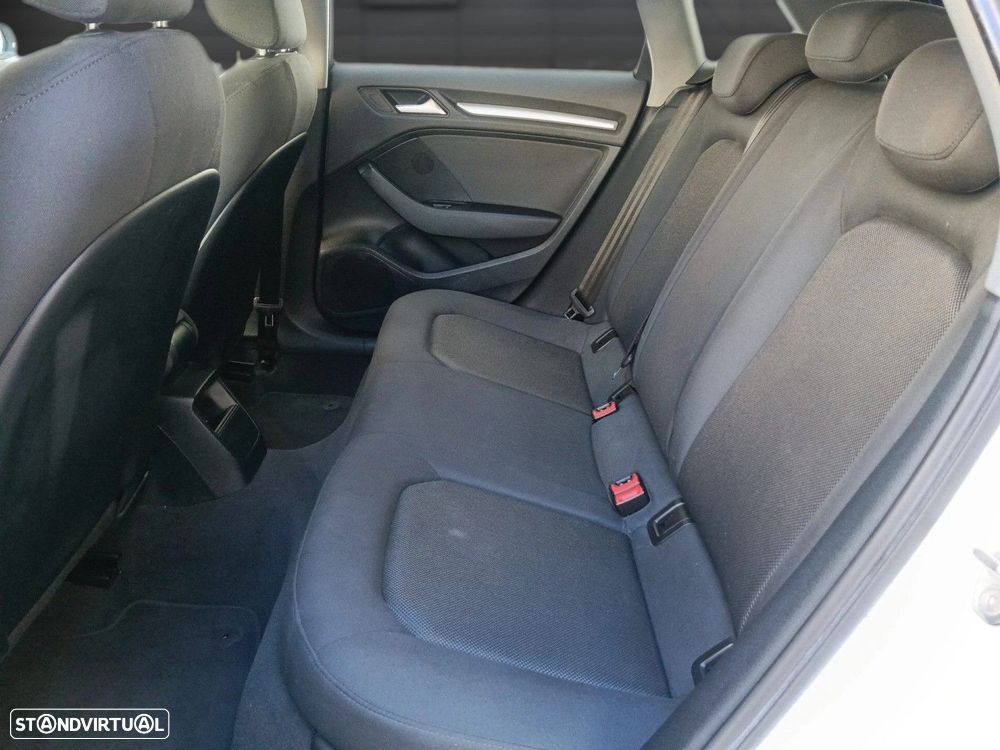 Audi A3 Sportback 30 TFSI Design - 11