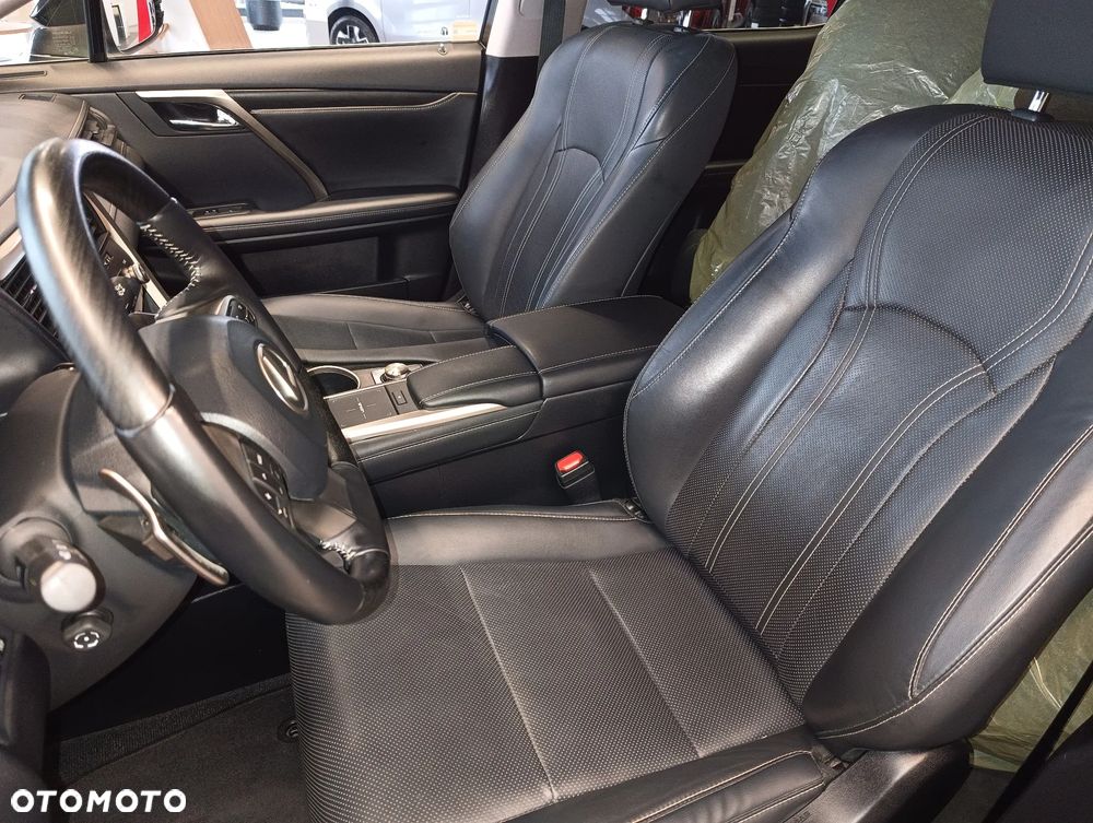 Lexus RX - 17