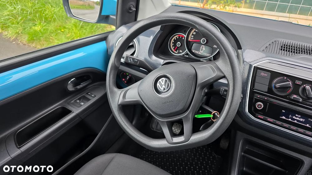 Volkswagen up! TSI (BlueMotion Technology) move - 26