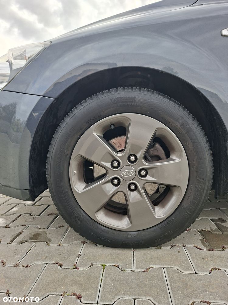 Kia Ceed - 4