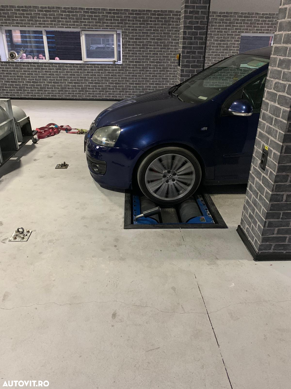 Volkswagen Golf 2.0 TDI GT Sport - 24
