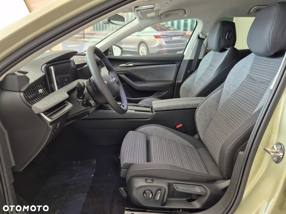 Skoda Superb 2.0 TSI Edition 130 DSG - 11